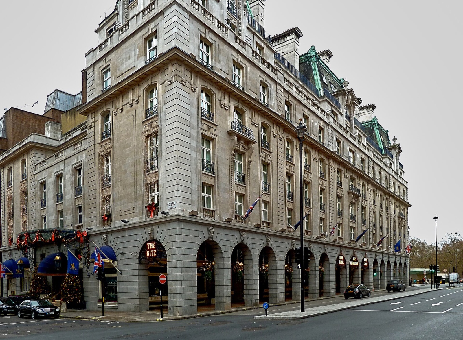 The Ritz seen along Piccadilly, with its arcade at street level.