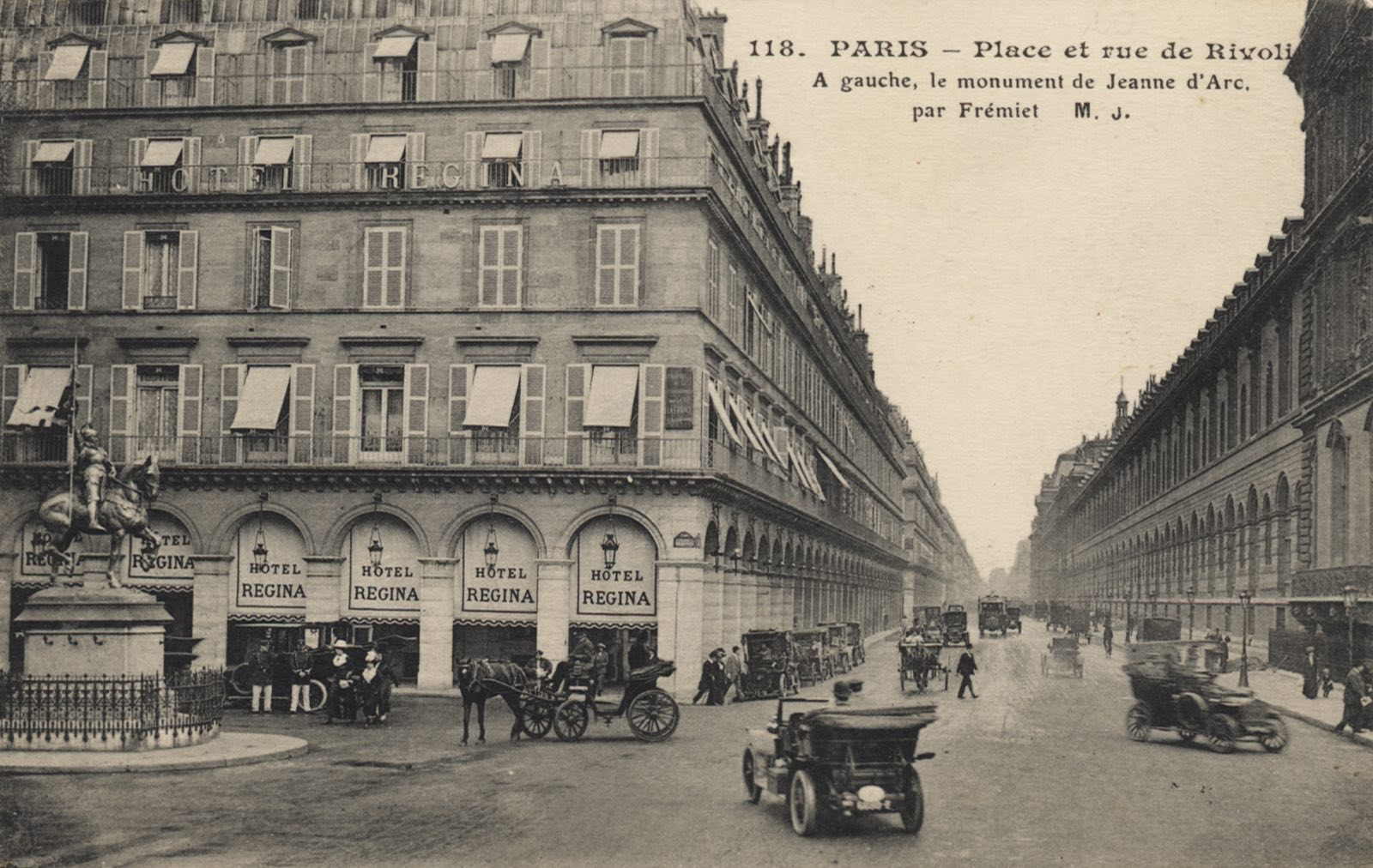 The Hôtel Regina and the rue de Rivoli on a postcard of the early twentieth century, with carriages and early motor cars.