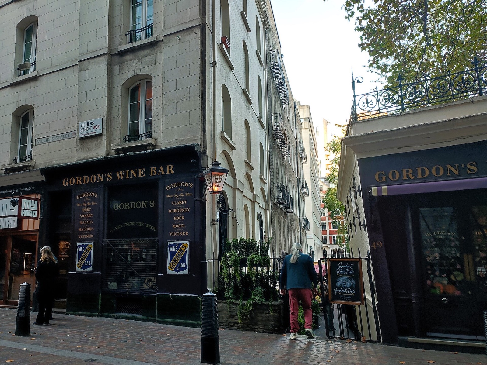 Villiers Street, with Gordon's Wine Bar on the left.