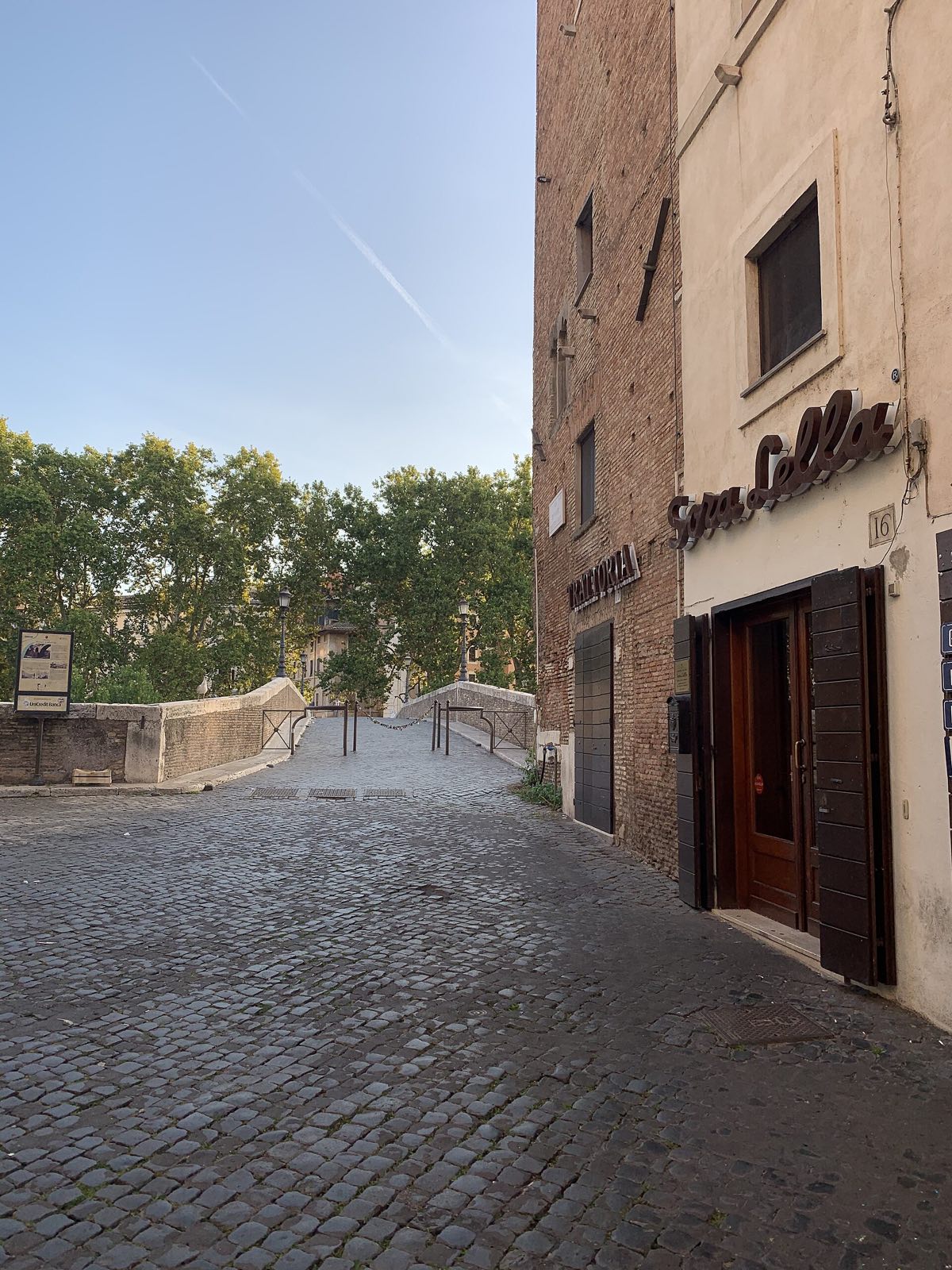 The lane on the Tiber Island that leads from the Ponte Fabricio past Sora Lella.